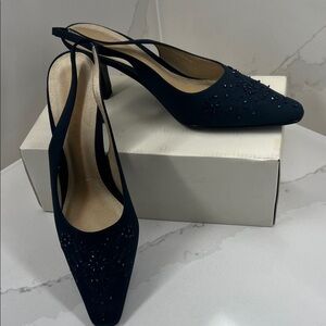 Etienne Aigner size 9 Navy sling back heels